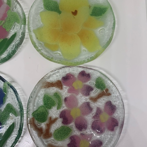 Set of 6 FUSED GLASS FLORAL COASTERS - Picture 4 of 9